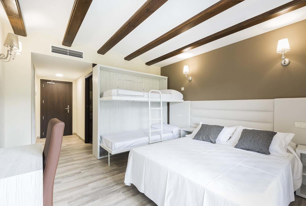 Hotel Atiana Альбаррасин Экстерьер фото