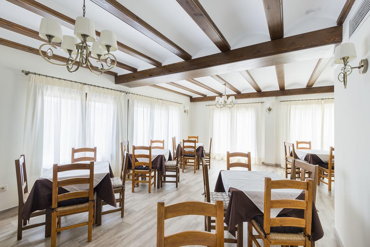 Hotel Atiana Альбаррасин Экстерьер фото